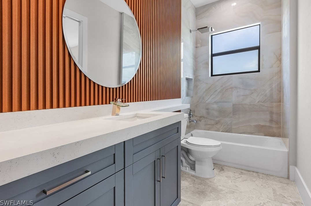 689 101 Ave, Naples FL 34108-3206 exterior