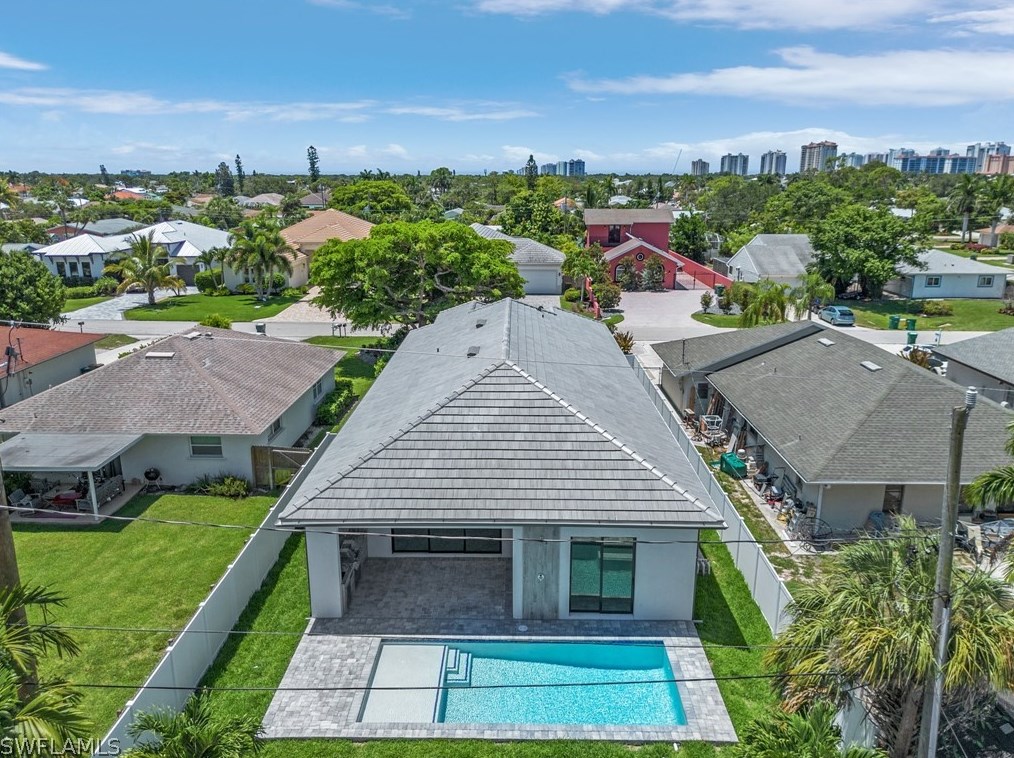 689 101 Ave, Naples FL 34108-3206 exterior