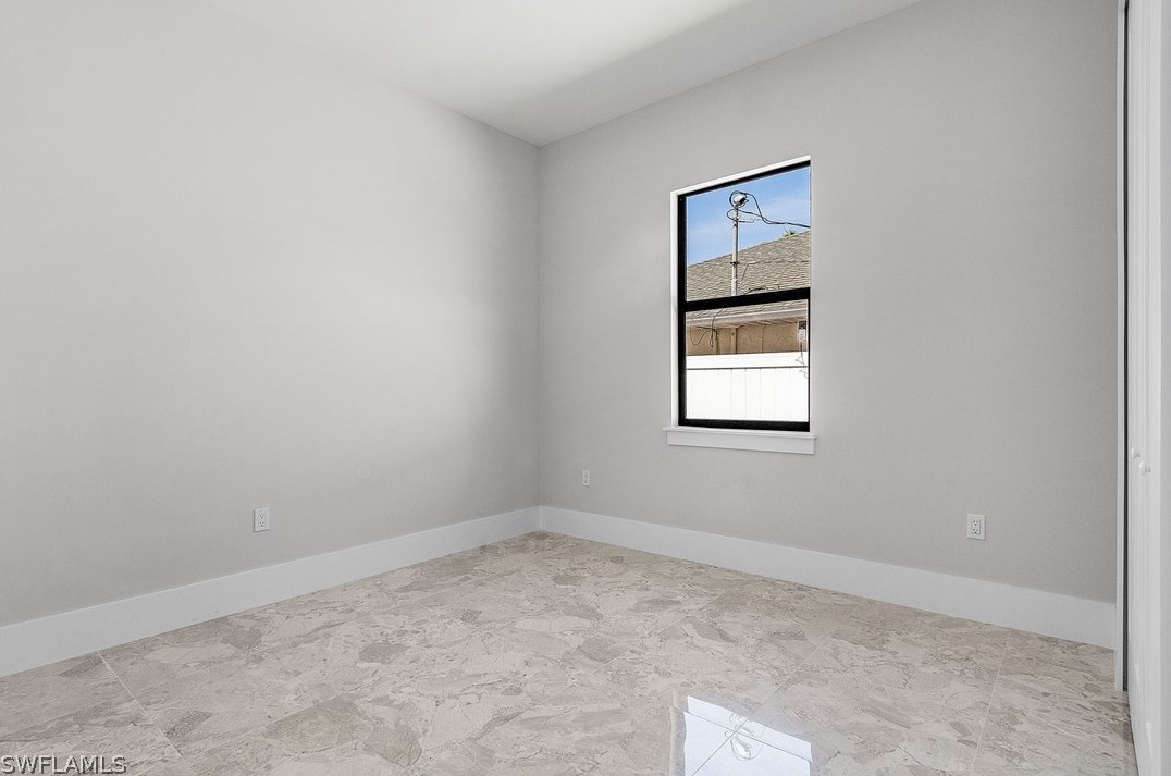 689 101 Ave, Naples FL 34108-3206 exterior