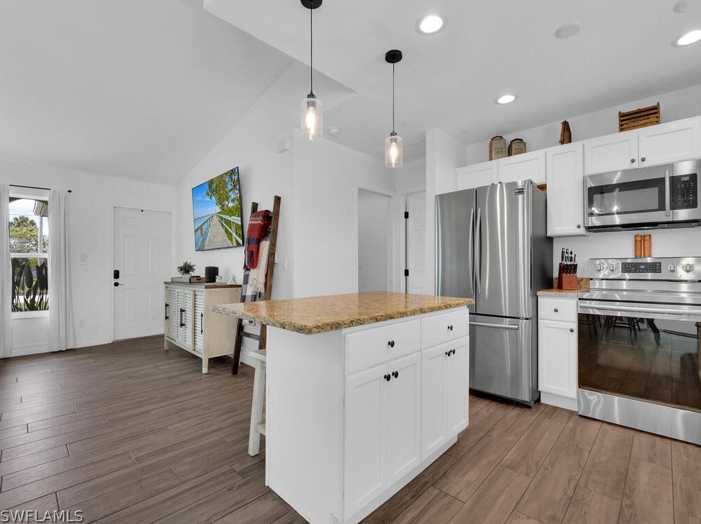 1621 6 Ln, Cape Coral FL  33990-1606 exterior