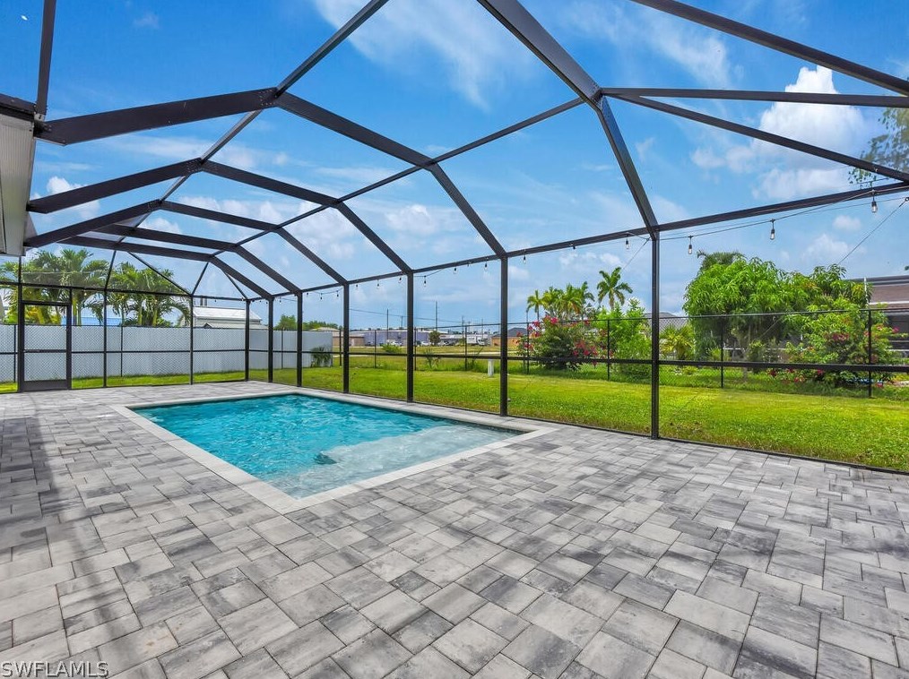 1621 6 Ln, Cape Coral FL  33990-1606 exterior