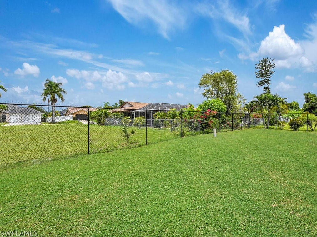 1621 6 Ln, Cape Coral FL  33990-1606 exterior