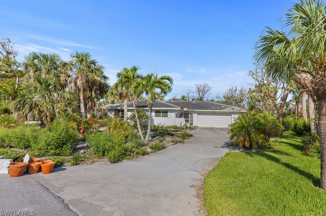 586 Boulder Dr, Sanibel, FL 33957