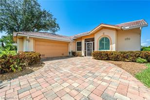 12831 Yacht Club Cir, Fort Myers, FL 33919 - Photo 1