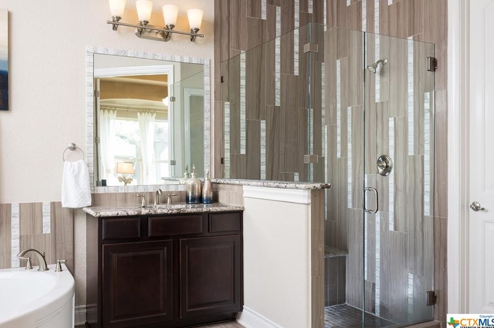 1028 Stone Xing, New Braunfels TX 78132-2150 exterior