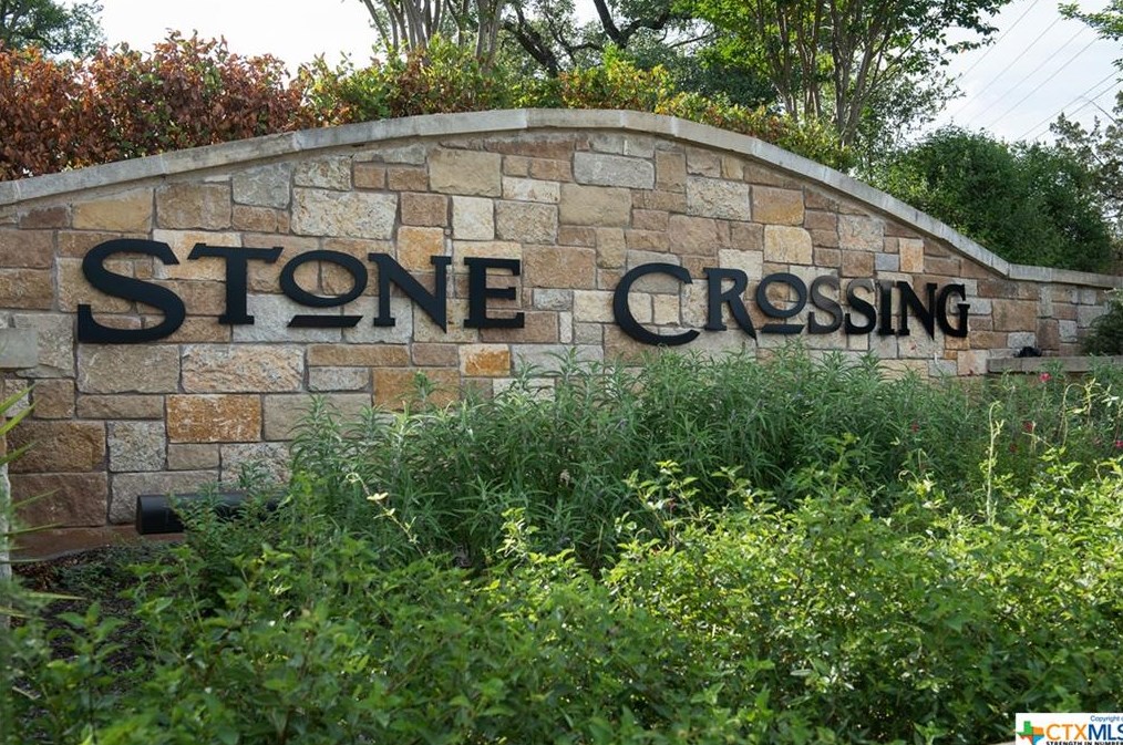 1028 Stone Xing, New Braunfels TX 78132-2150 exterior