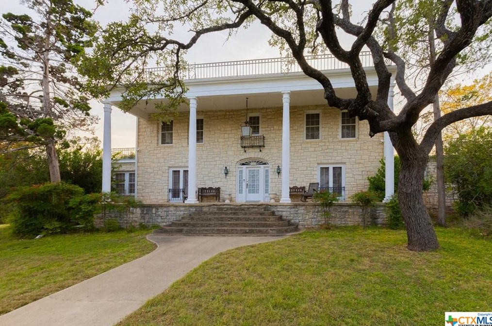 200 Spring St, Lampasas, TX 76550-1739