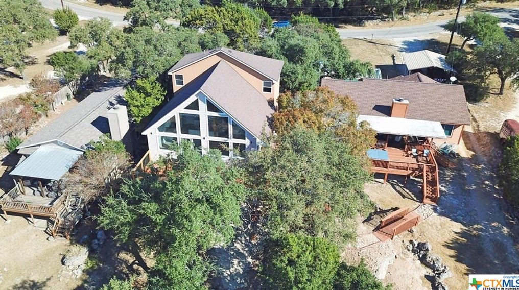 1952 Canyon Lake Dr, New Braunfels, TX 78133-3647