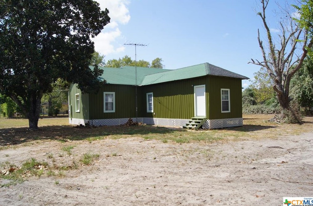 400 Grimes St, Edgar, TX 77954-4534