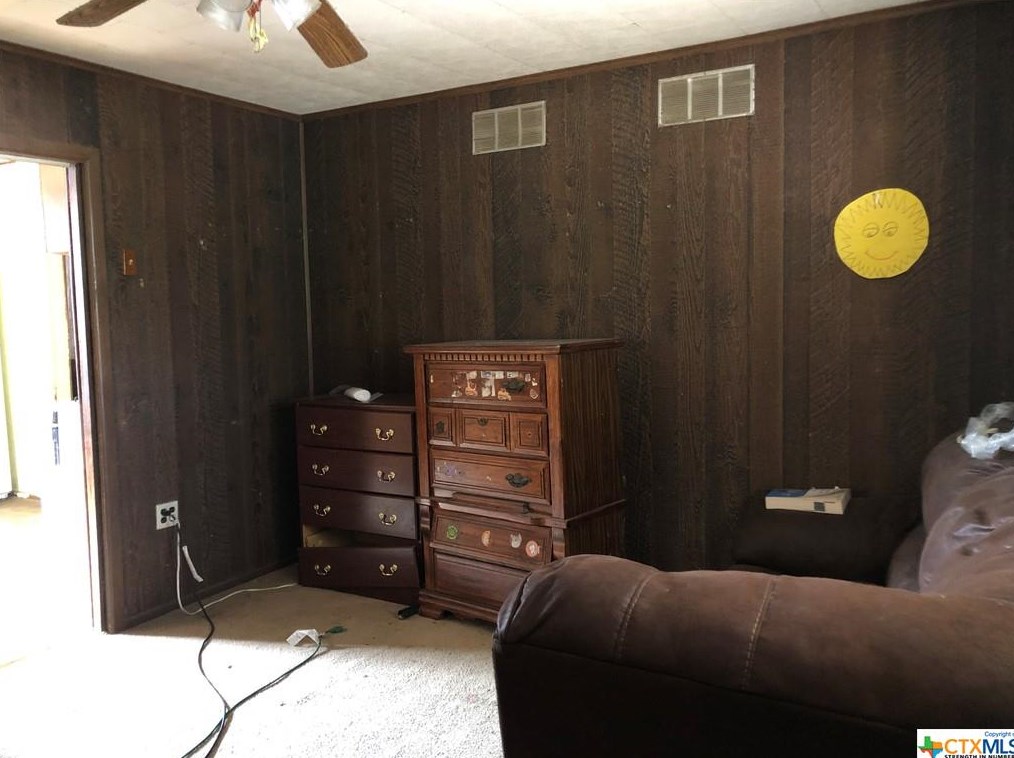 2205 San Antonio St, New Braunfels TX 78130-6764 exterior