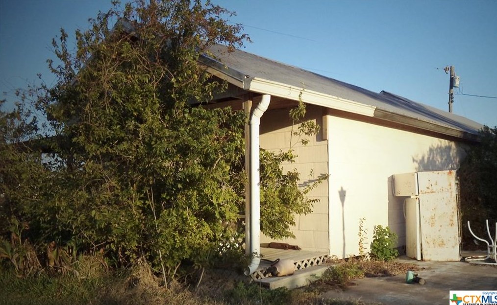 849 Cemetery Rd, Seadrift, TX 77983-3707