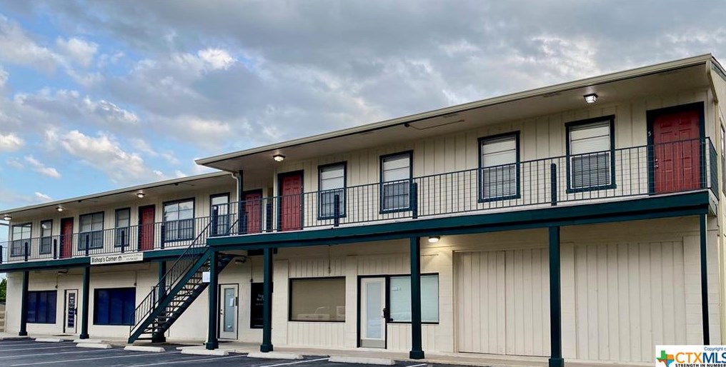 1409 N Bishop St, San Marcos, TX 78666