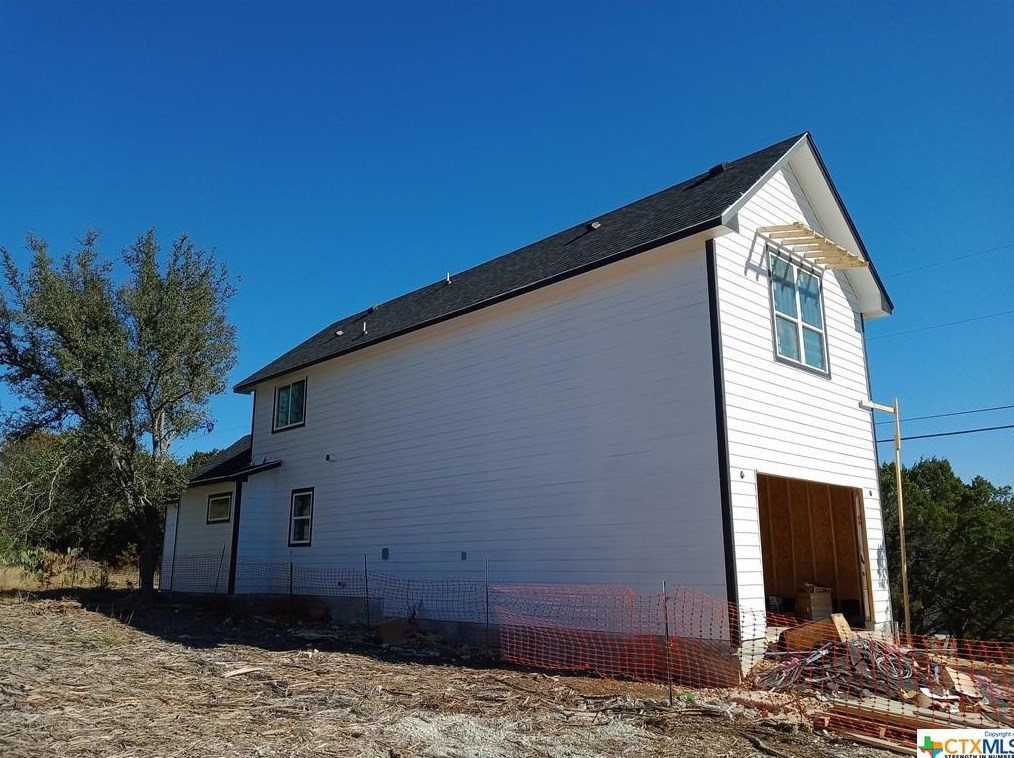 2563 Robin Hood Dr, New Braunfels, TX 78133-3645