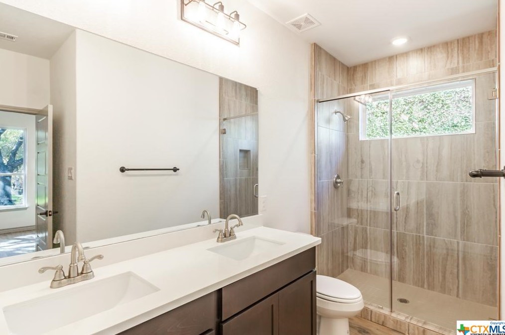 2563 Robin Hood Dr, New Braunfels TX 78133-3645 exterior