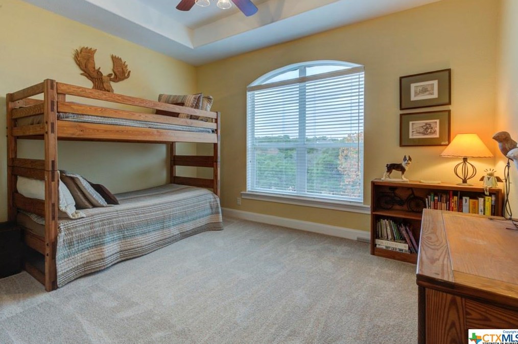 1025-1031 Kings Cv Dr, New Braunfels TX exterior