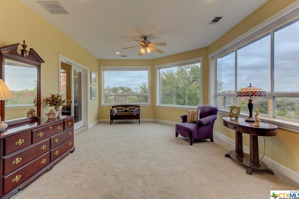 1025-1031 Kings Cv Dr, New Braunfels TX exterior