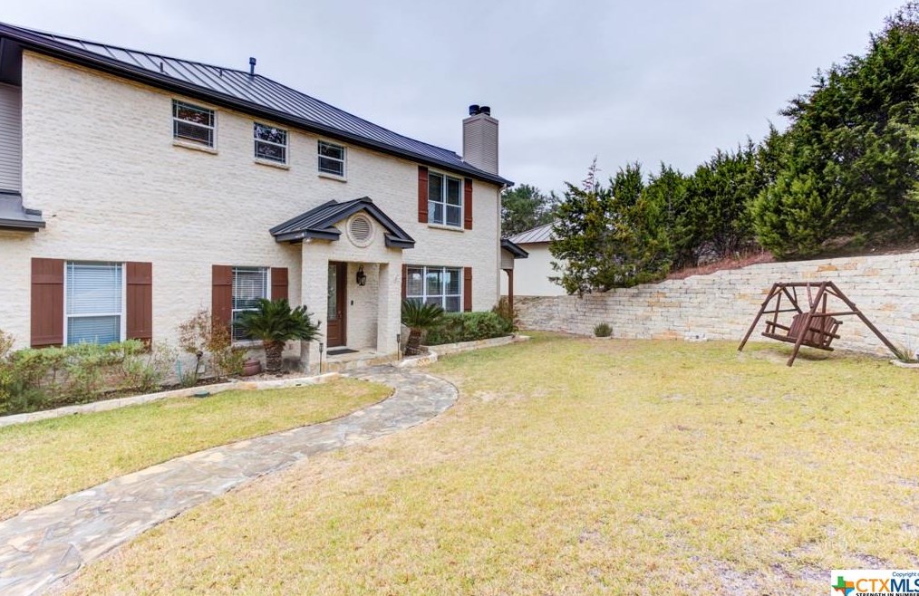 1025-1031 Kings Cv Dr, New Braunfels TX exterior