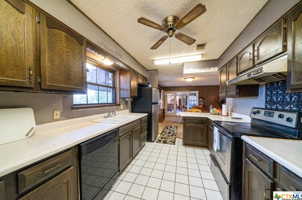 116 Middle Ln, New Braunfels TX 78133-4353 exterior