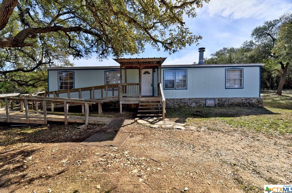 201 Peale Rd, Woodcreek, TX 78676-9582