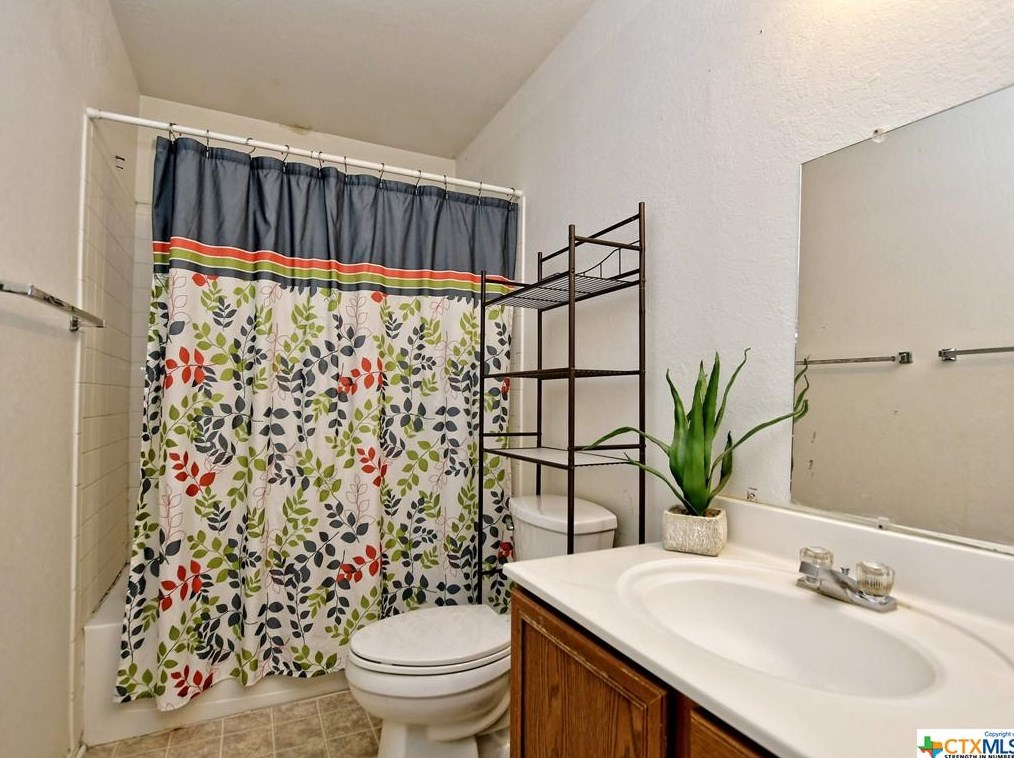 3920 Cherokee Blvd, New Braunfels TX  78132-5085 exterior