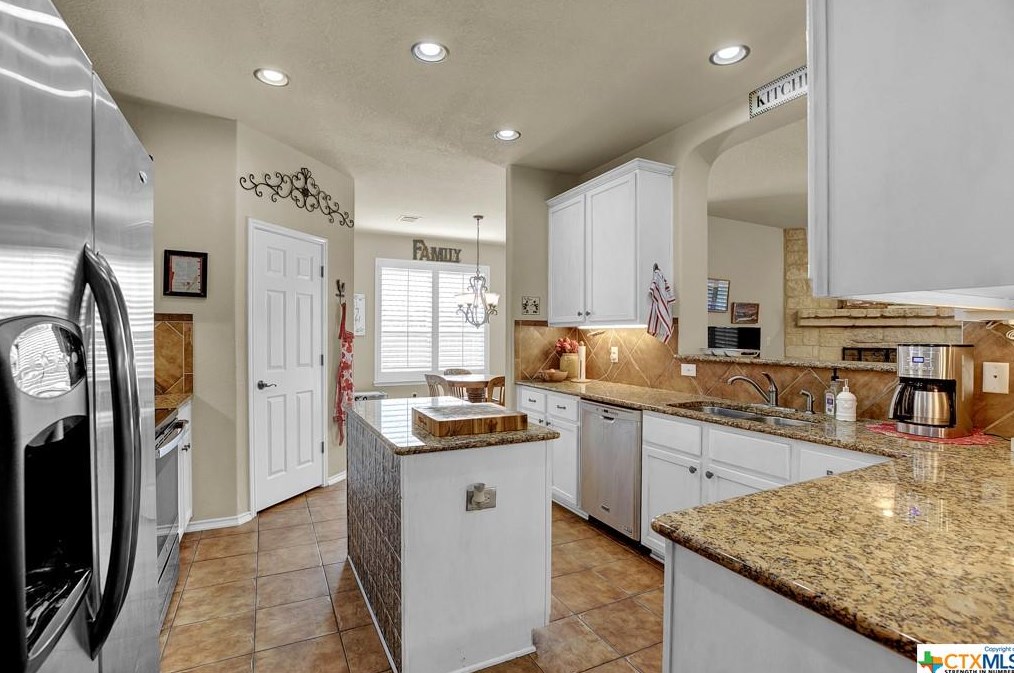 777 San Mateo, New Braunfels TX 78132-2874 exterior