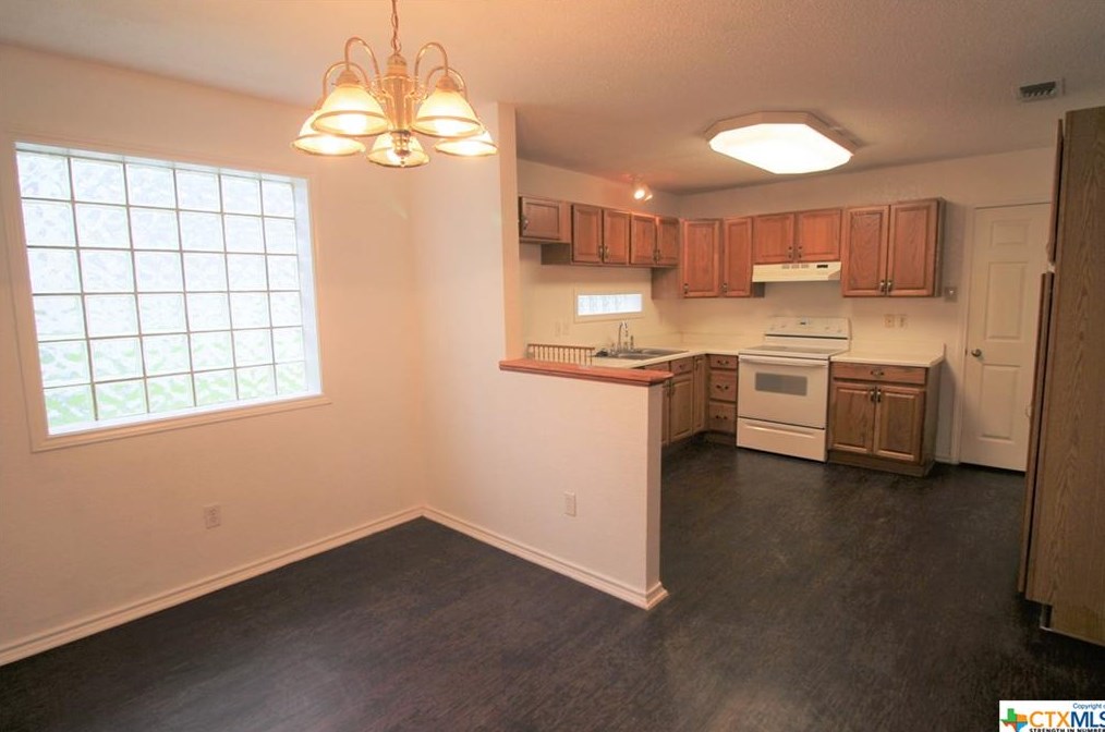 22 Shadow Cir, New Braunfels, TX 78130-4816