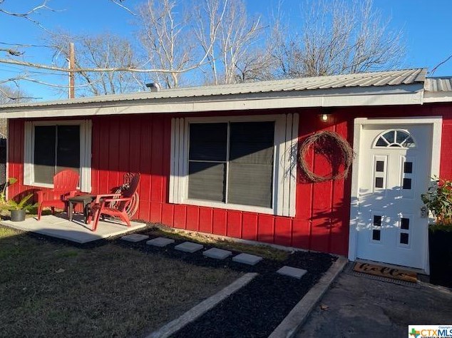 838 Zipp Rd, New Braunfels, TX 78130-9594