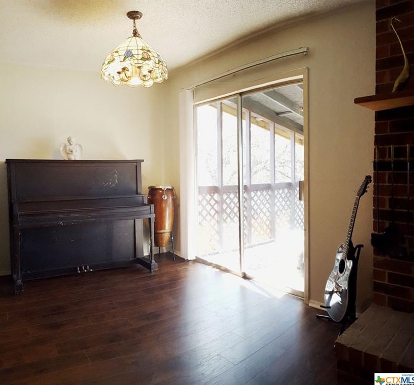 631 Scenic Dr, New Braunfels TX 78133-3675 exterior