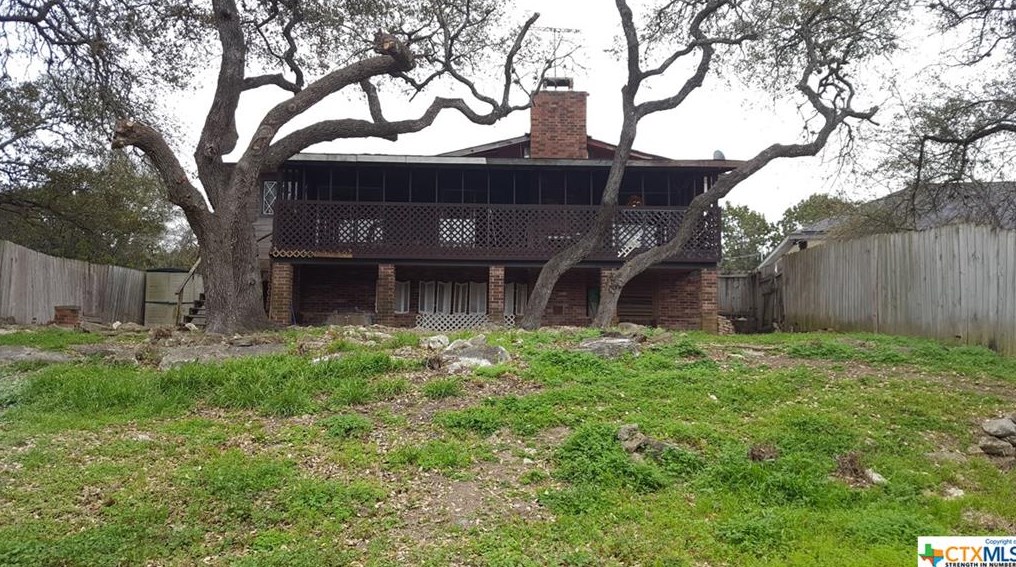 631 Scenic Dr, New Braunfels TX 78133-3675 exterior