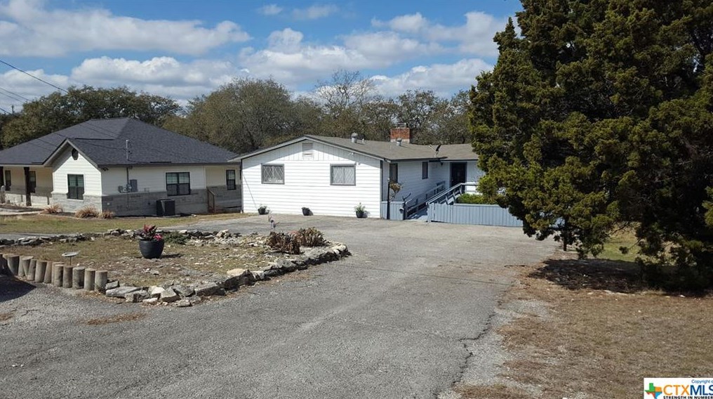 631 Scenic Dr, New Braunfels TX 78133-3675 exterior