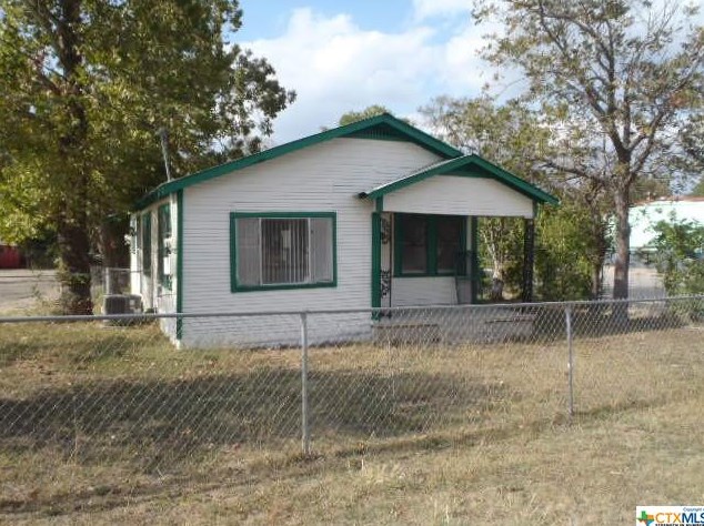 1894 Spur St, New Braunfels, TX 78130-8040