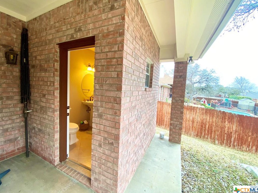 404 Prospector Trl, Killeen TX 76548-2422 exterior