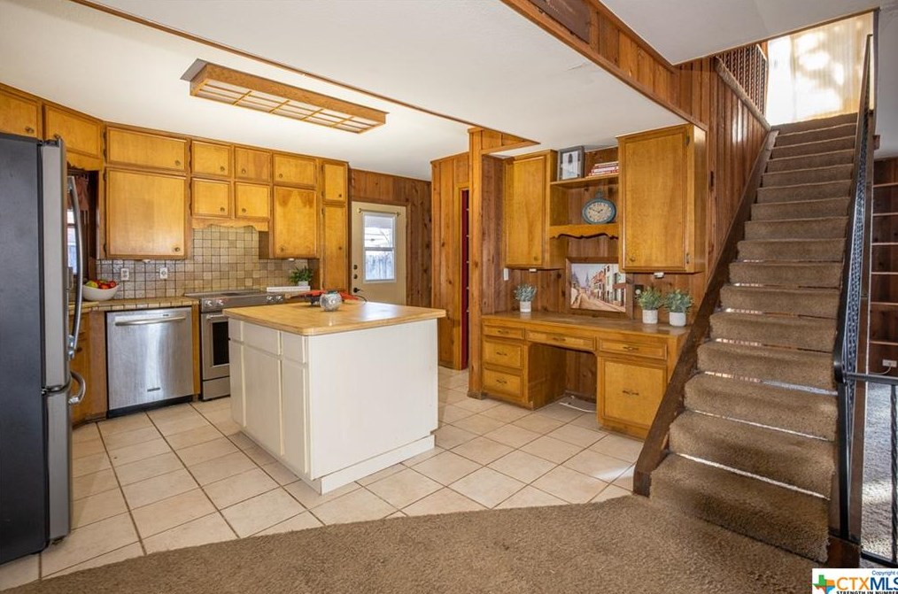 1065 Booneville Ave, New Braunfels TX 78130-4912 exterior