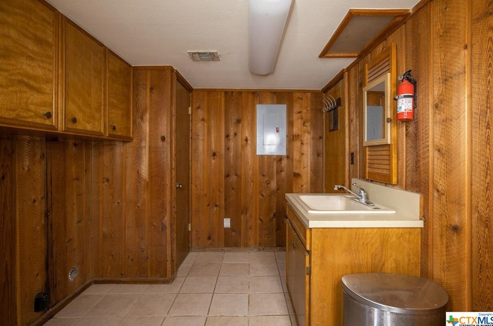 1065 Booneville Ave, New Braunfels TX 78130-4912 exterior