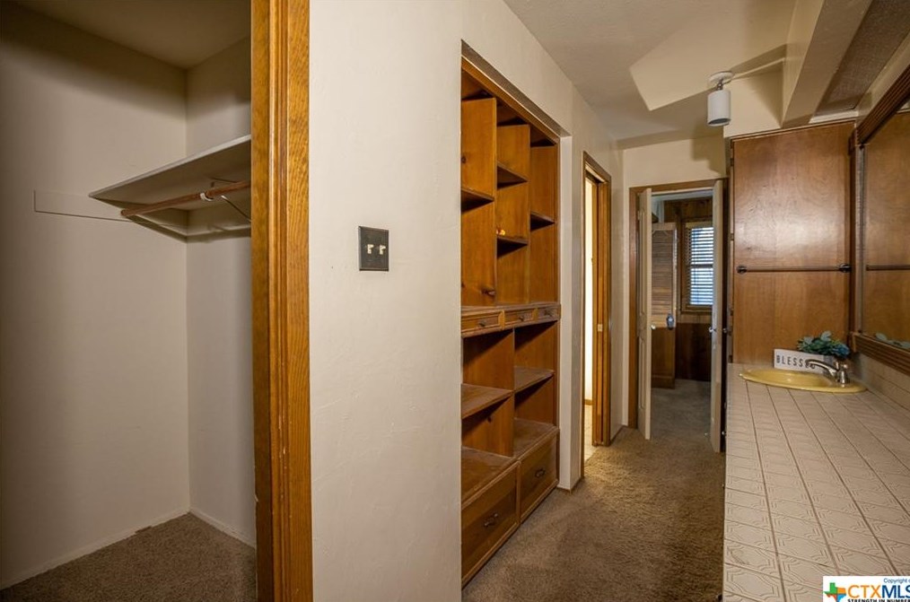 1065 Booneville Ave, New Braunfels TX 78130-4912 exterior