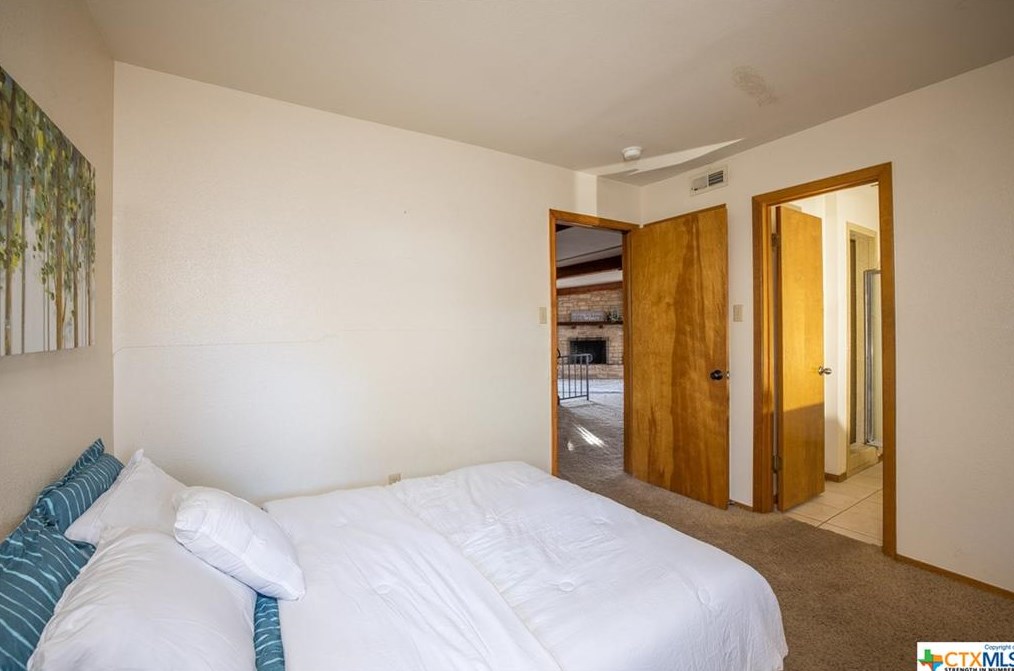 1065 Booneville Ave, New Braunfels TX 78130-4912 exterior