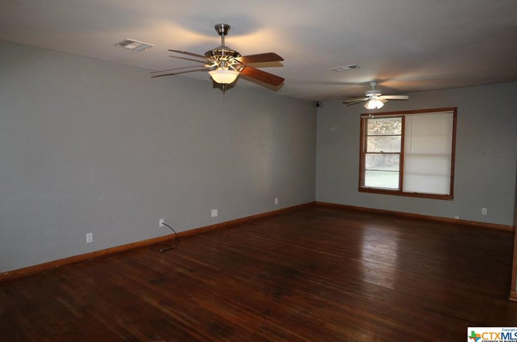 202 Zenith Ave, Temple, TX 76501-1542