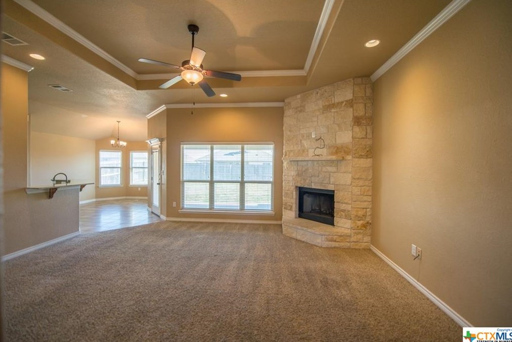 706 Cosper Creek Dr, Killeen, TX 76542-6086