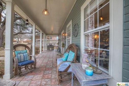345 Oak Ct, New Braunfels, TX 78132-3854