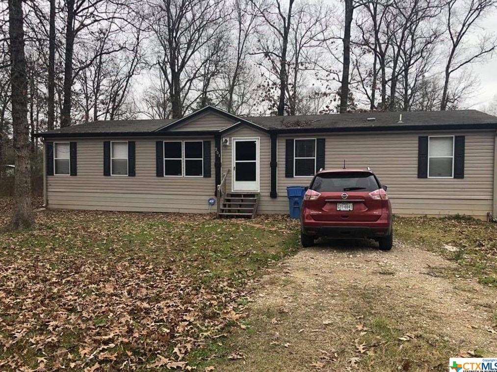 251 Canary St, Pointblank, TX 77364