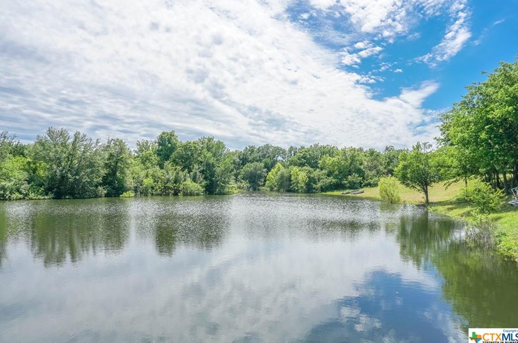 225 Leisure Acres Rd, Gatesville, TX 76528-1152