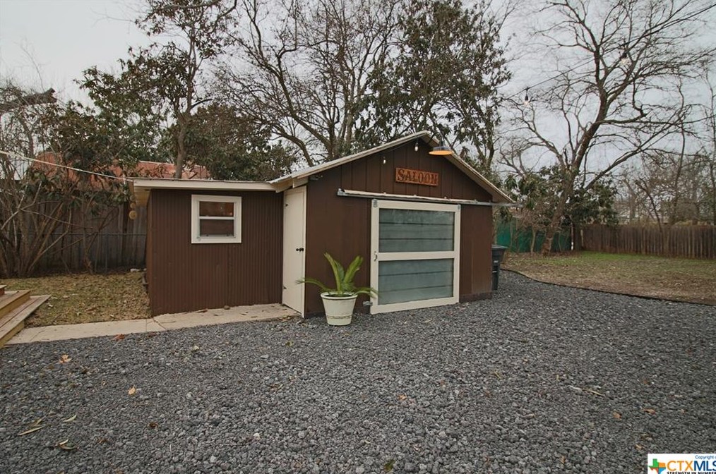 519 Magazine Ave, New Braunfels, TX 78130-5754