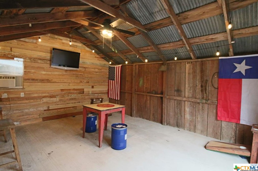 519 Magazine Ave, New Braunfels TX 78130-5754 exterior