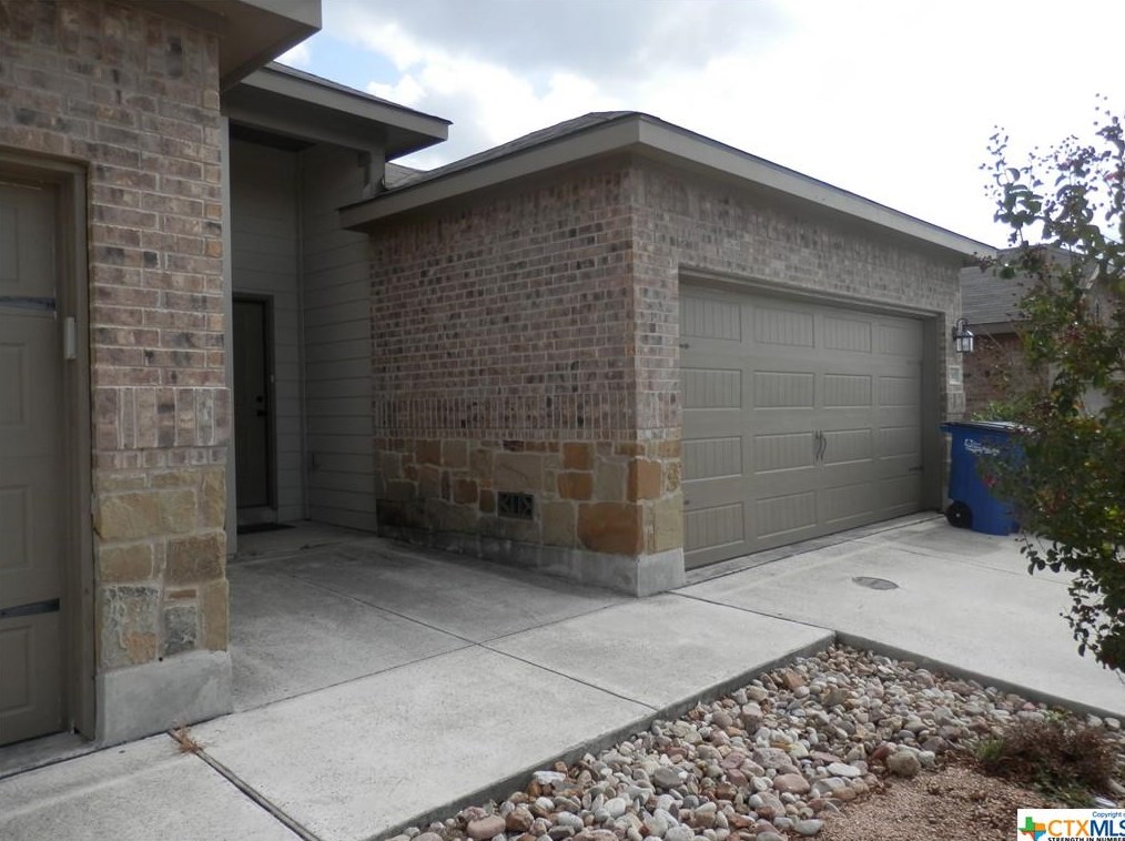 1030 Carolyn Cv, New Braunfels, TX 78130-4151