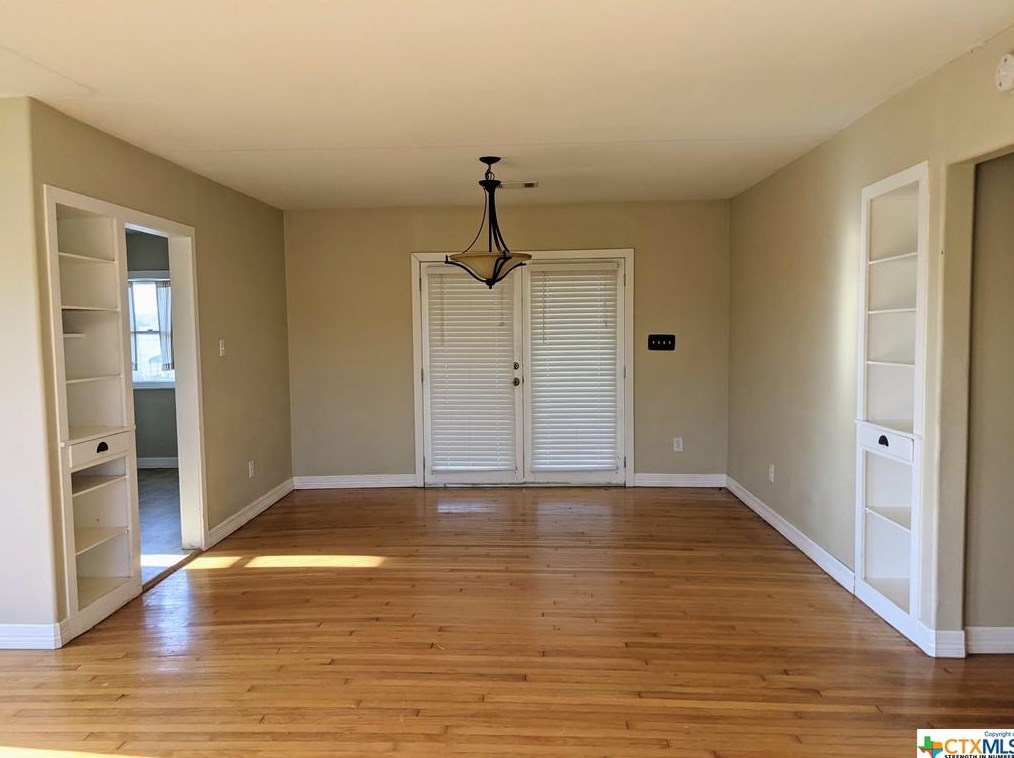 4590 Old Bastrop Hwy, San Marcos, TX 78666-8943