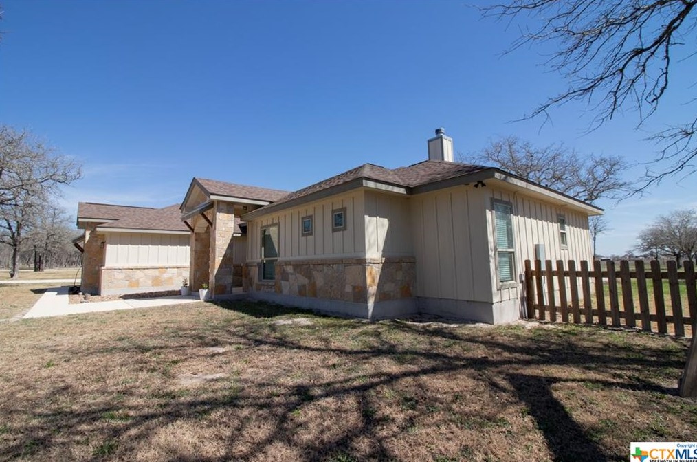 164 Sendera Xing, Lavernia, TX 78121-5234