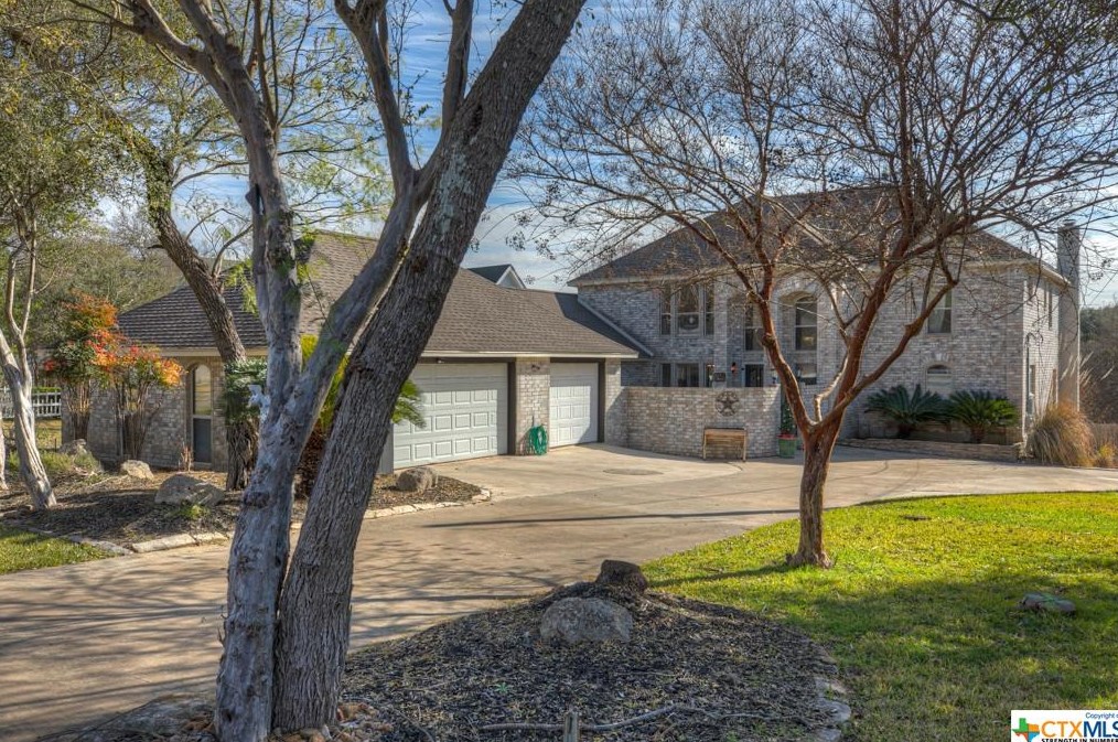 1161 White Water Rd, New Braunfels, TX 78132-3281