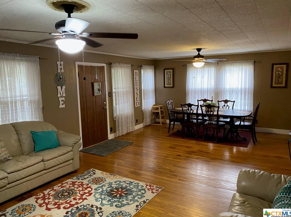 603 Macarthur St, Edgar, TX 77954-3128