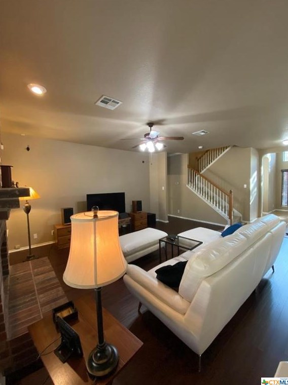 740 San Luis, New Braunfels, TX 78132-2895