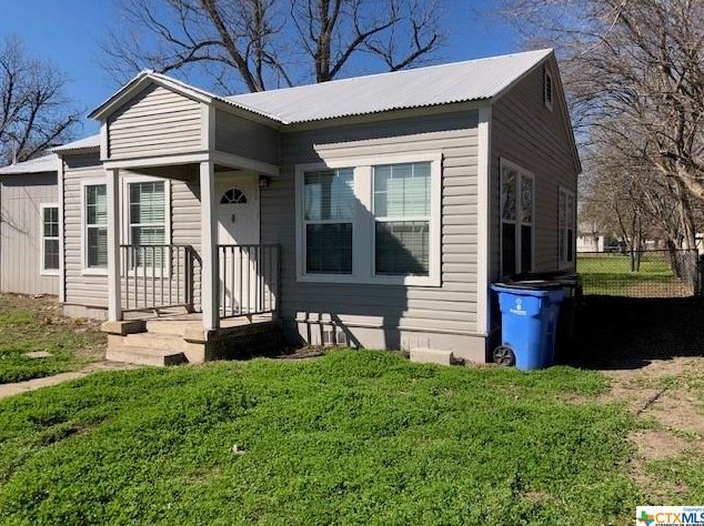 630 E Pine St, Seguin, TX 78155